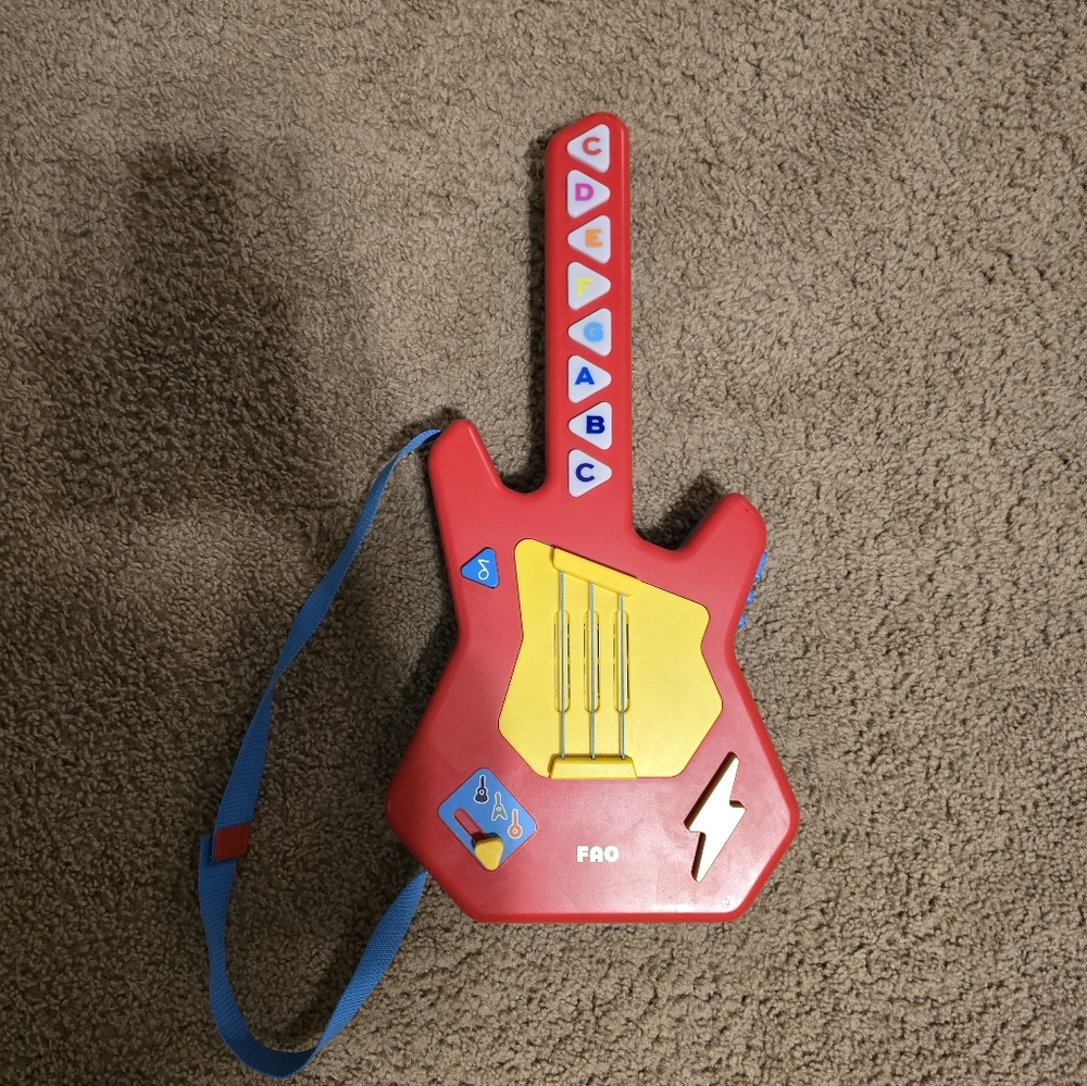 FAO Schwarz Stage Stars Interactive Guitar toy